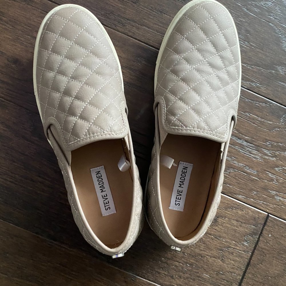 Steve Madden Slip-on Sneaker